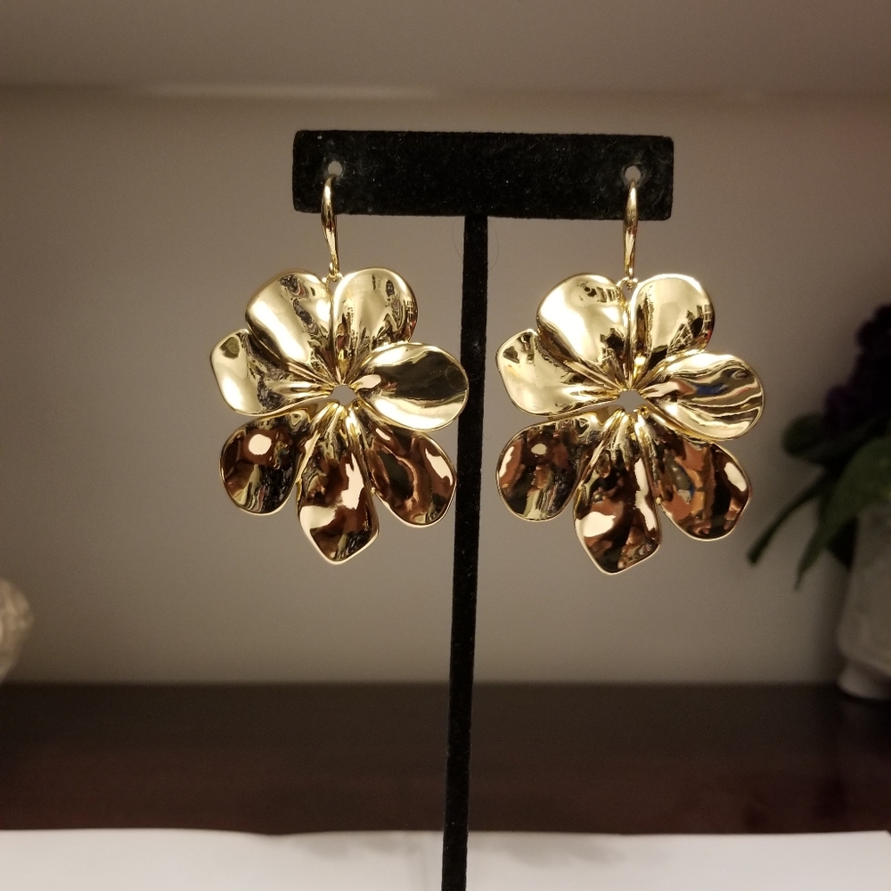 Golden flower drop statement earrings